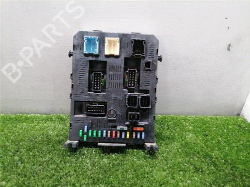 Caixa de fusíveis Caixa de fusíveis PEUGEOT 307 (3A/C) 1.6 HDi (90 hp) 36146512 36146512