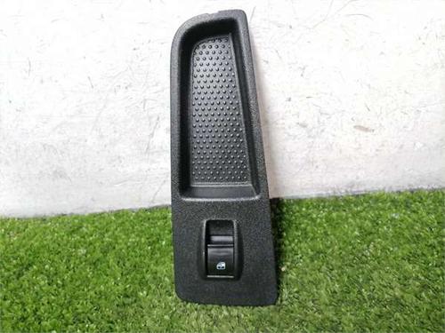 Højre fortil elrude kontakt Højre fortil elrude kontakt FIAT GRANDE PUNTO (199_) 1.3 D Multijet (75 hp) 37411120 37411120