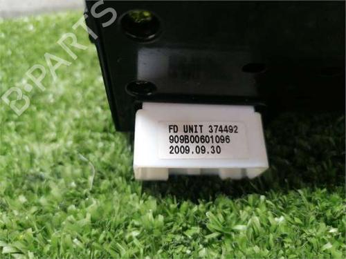 Left front window switch HYUNDAI i30 (FD) 1.6 CRDi | BP36544130I27 - Image 4