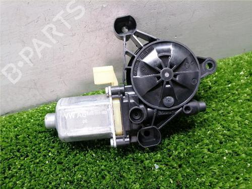 Used Right front window motor AUDI A4 B9 Avant (8W5, 8WD) 2.0 TDI quattro (150 hp) 32200222