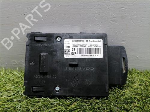 Used Switch Switch RENAULT SCÉNIC III (JZ0/1_) 1.5 dCi (110 hp) 33278431 33278431