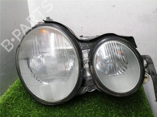 Used Right headlight Right headlight MERCEDES-BENZ E-CLASS (W210) E 300 Turbo-D (210.025) (177 hp) 33808163 33808163