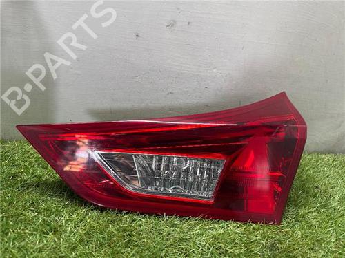 Used Right taillight TOYOTA AURIS (_E18_) 1.6 (ZRE181_, ZRE185_, ZRE185R, ZRE181R) (132 hp) 32690276