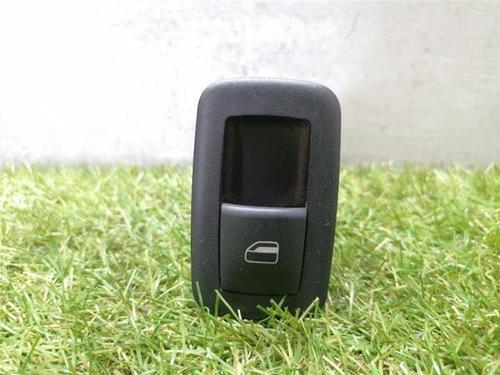 right-rear-window-switch-fiat-freemont-345_-2011-31901409 main image