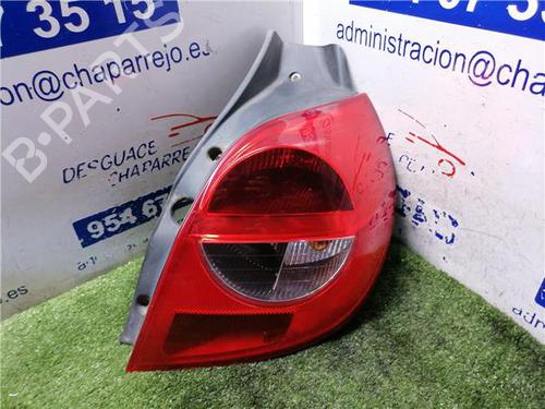 Used Right taillight RENAULT CLIO III (BR0/1, CR0/1) 1.2 16V (BR02, BR0J, BR11, CR02, CR0J, CR11) (75 hp) 31892600