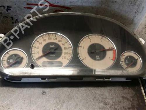 Used Instrument cluster CHRYSLER VOYAGER IV (RG, RS) 2.5 CRD (141 hp) 31895757