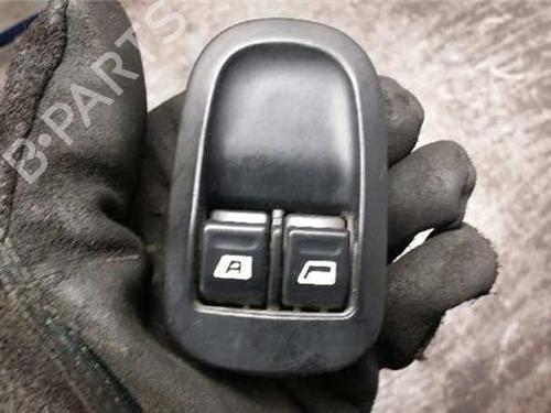 Used Left front window switch FIAT SCUDO Bus (220_) 2.0 JTD (109 hp) 31895190