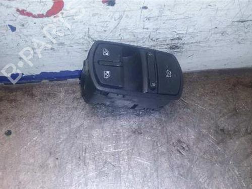 Used Left front window switch OPEL CORSA D (S07) 1.3 CDTI (L08, L68) (75 hp) 31896095