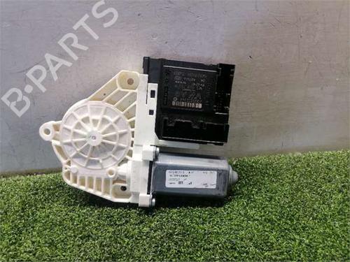 Vindusheismotor venstre foran Vindusheismotor venstre foran SEAT LEON (1P1) 1.9 TDI (105 hp) 39906038 39906038