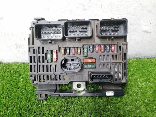 fuse-box-peugeot-407-6d_-2004-2005-2006-2007-2008-2009-2010-2011-32690447 main image
