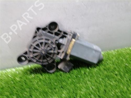 Used Left front window motor Left front window motor MERCEDES-BENZ S-CLASS (W220, V220) S 320 (220.065, 220.165) (224 hp) 34609196 34609196