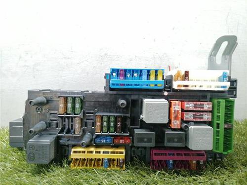 Used Fuse box MERCEDES-BENZ E-CLASS Coupe (C207) E 350 CDI (207.323) (265 hp) 31890813