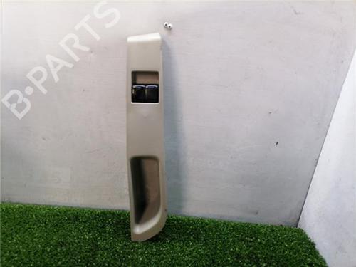 Comutador vidro frente esquerdo NISSAN MICRA III (K12) 1.2 16V (80 hp) 32332573
