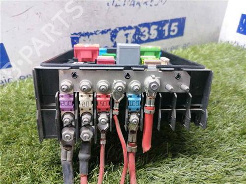 Fuse box SEAT LEON (1P1) 1.9 TDI | BP31890673E1