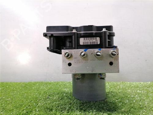 Used ABS pump TOYOTA VERSO (_R2_) 1.6 D4-D (WAR20_) (112 hp) 31935256
