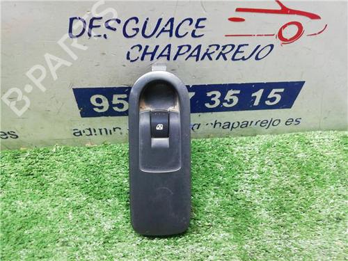 Used Right front window switch Right front window switch RENAULT SCÉNIC II (JM0/1_) 1.9 dCi (JM0G, JM12, JM1G, JM2C) (120 hp) 31897684 31897684
