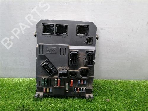Used Fuse box Fuse box PEUGEOT 206 Hatchback (2A/C) 1.4 HDi eco 70 (68 hp) 33835540 33835540
