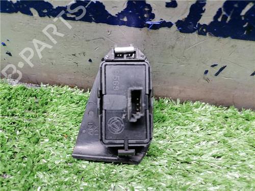 Right front window switch FIAT STILO (192_) 1.6 16V (192_XB1A) | BP31898947I26 - Image 2