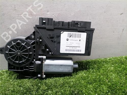 Used Left front window motor VW TOUAREG (7LA, 7L6, 7L7) 2.5 R5 TDI (174 hp) 32099810