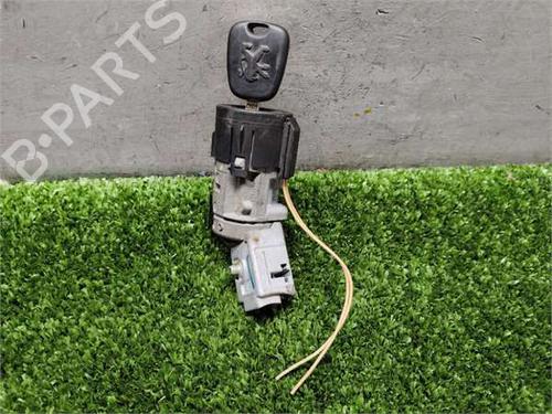 switch-peugeot-407-6d_-2004-2005-2006-2007-2008-2009-2010-2011-35269772 main image