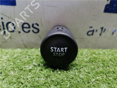 switch-renault-megane-ii-bm01_-cm01_-2001-2002-2003-2004-2005-2006-2007-2008-2009-2010-2011-2012-31898462 main image