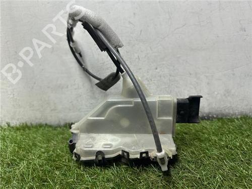 front-right-lock-peugeot-expert-van-v_-2016-31911472 main image