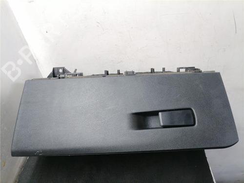 Boîte à gants BMW X1 (F48) sDrive 18 d (150 hp) 31911222