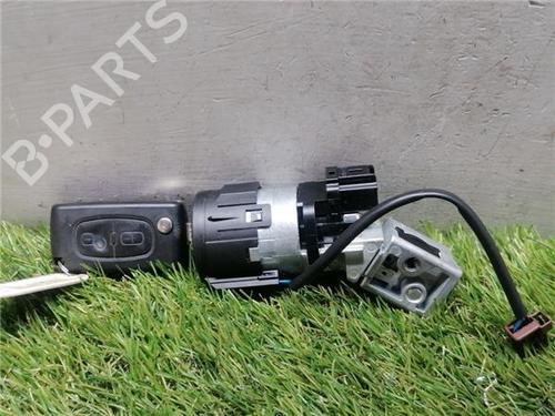 Used Switch PEUGEOT 5008 (0U_, 0E_) 2.0 HDi 150 / BlueHDi 150 (150 hp) 32821156