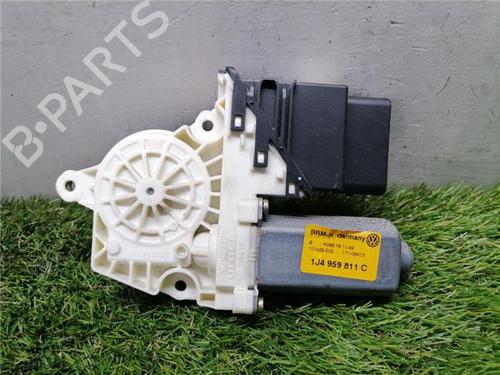Used Left rear window motor Left rear window motor VW BORA I (1J2) 1.6 (101 hp) 36028033 36028033