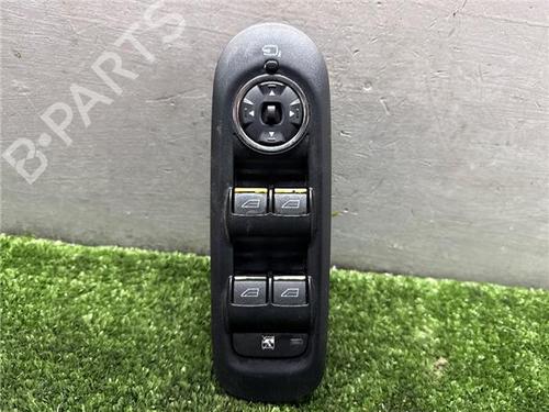 Used Left front window switch Left front window switch FORD MONDEO IV (BA7) 1.8 TDCi (125 hp) 33248967 33248967