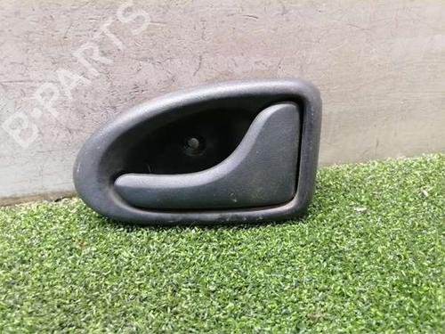 Used Rear right interior door handle Rear right interior door handle RENAULT MEGANE I Classic (LA0/1_) 1.6 e (LA0F, LA0S) (90 hp) 39996336 39996336
