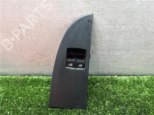 Used Left front window switch SEAT LEON (1P1) 1.6 TDI (105 hp) 32690405