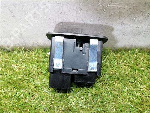 Left rear window switch FIAT FREEMONT (345_) 2.0 JTD | BP31901423I29