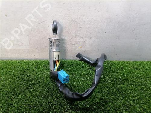 Used Switch Switch PEUGEOT 206 Hatchback (2A/C) 1.4 HDi eco 70 (68 hp) 33132433 33132433