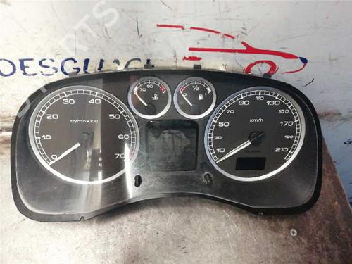 Used Instrument cluster PEUGEOT 307 (3A/C) 1.6 16V (109 hp) 31896330