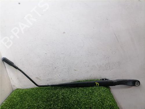 Used Front windshield wiper arm Front windshield wiper arm FORD TRANSIT COURIER B460 Box Body/MPV 1.6 TDCi (95 hp) 33679323 33679323