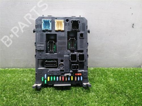 Used Fuse box Fuse box PEUGEOT 308 I (4A_, 4C_) 1.6 HDi (109 hp) 33248889 33248889