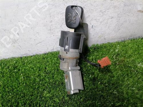 Used Switch Switch PEUGEOT 207 (WA_, WC_) 1.4 (73 hp) 32690565 32690565