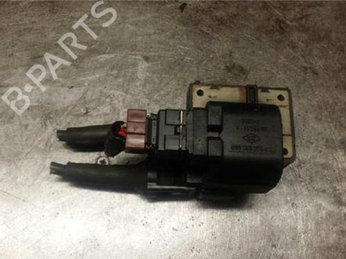 Used Ignition coil VOLVO V40 Estate (645) 2.0 (136 hp) 31895719