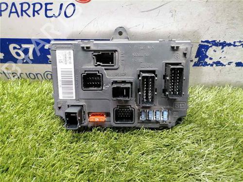Used Fuse box PEUGEOT 407 (6D_) 1.6 HDi 110 (6D9HZC, 6D9HYC) (109 hp) 31890681