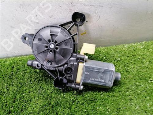 Used Right front window motor AUDI A3 Sportback (8VA, 8VF) 1.6 TDI (115 hp) 31901264