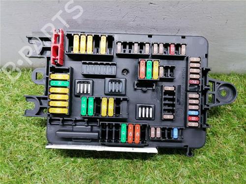 Used Fuse box BMW 1 (F21) 116 d (116 hp) 31890871