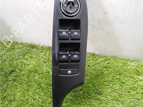 Used Left front window switch HYUNDAI i40 I (VF) 1.7 CRDi (116 hp) 31935182