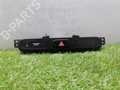 warning-switch-kia-carens-iv-2013-31901311 main image