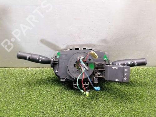 switch-renault-megane-ii-saloon-lm01_-2003-39571866 main image