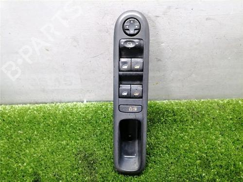 Used Left front window switch Left front window switch PEUGEOT 5008 (0U_, 0E_) 2.0 HDi 150 / BlueHDi 150 (150 hp) 33969947 33969947