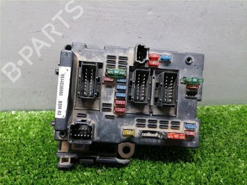 Used Fuse box Fuse box CITROËN XSARA PICASSO (N68) 2.0 HDi (90 hp) 33415810 33415810