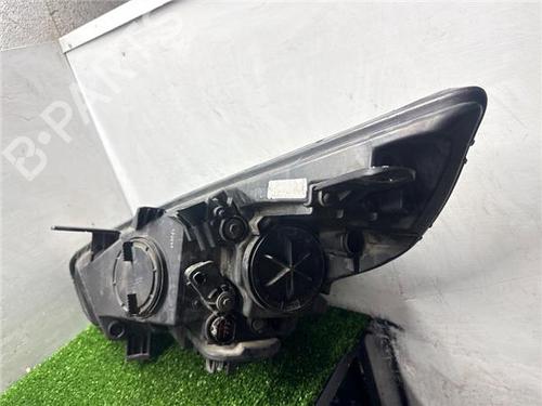 Right headlight KIA CARENS IV 1.7 CRDi | BP32223223C29 