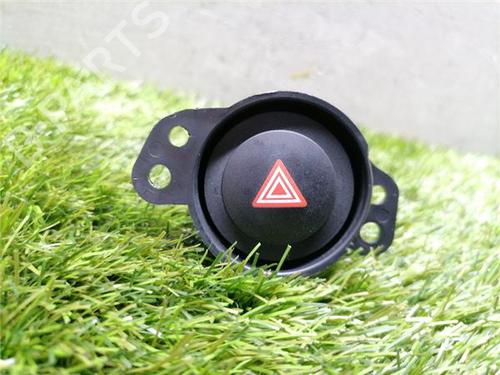 Bouton de warning TOYOTA AYGO (_B4_) 1.0 VVTi (KGB40) (72 hp) 31901710