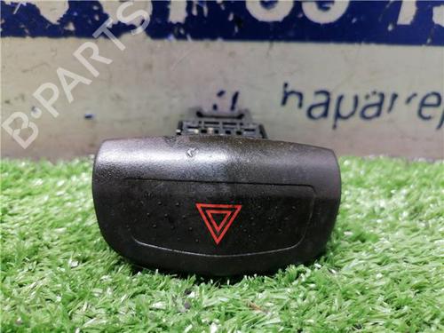 Used Warning switch NISSAN PRIMERA (P12) 1.6 (109 hp) 31898912